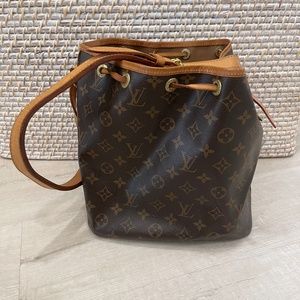 Louis Vuitton Monogram Petit Noé Bucket Bag